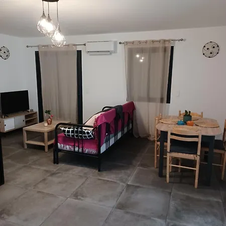Le Rendez Vous De L'ete Apartment *